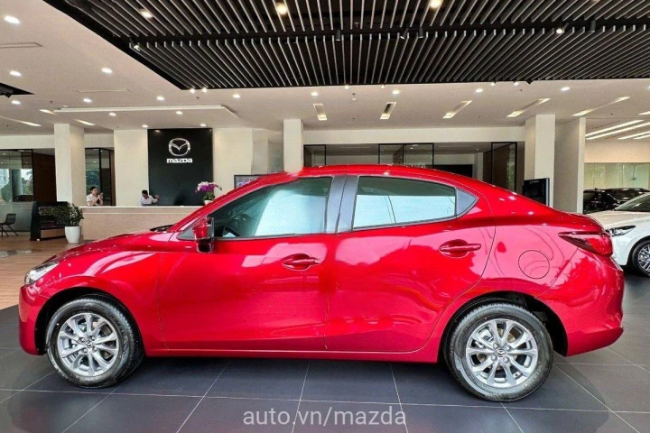 Mazda 2 1.5L AT 2024