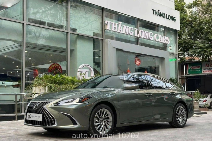 Lexus ES 250 2024