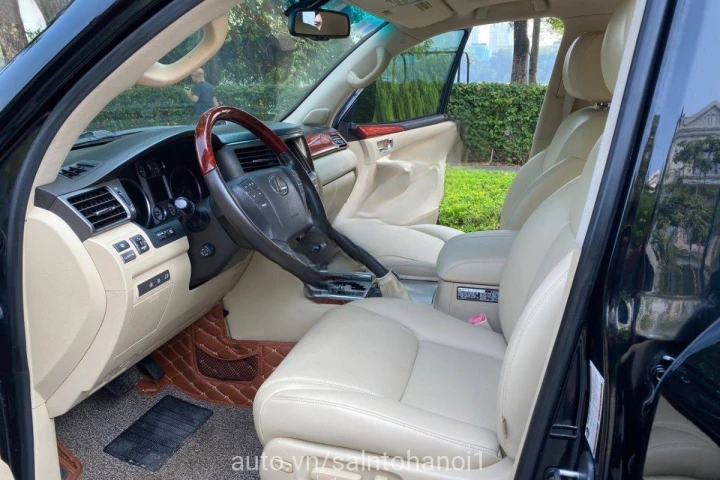 Lexus LX 2010