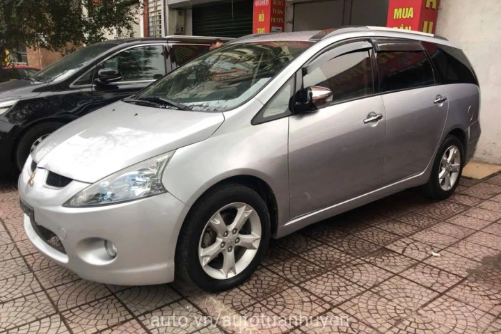 Mitsubishi Grandis 2008