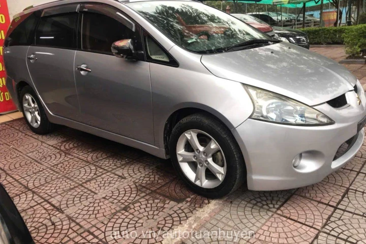 Mitsubishi Grandis 2008