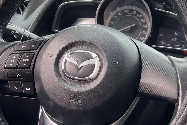 Mazda 2 2016