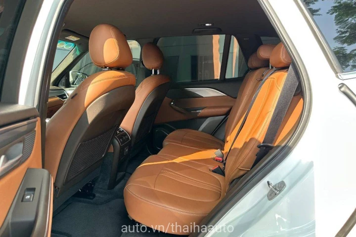 VinFast Lux SA2.0 Premium 2020