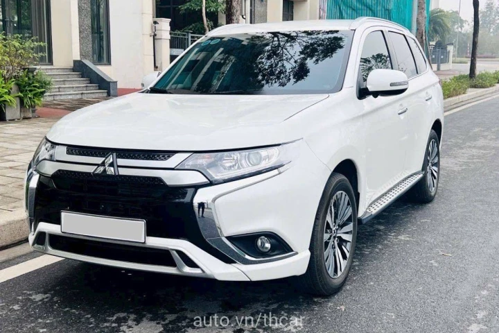 Mitsubishi Outlander 2.0 CVT Standard 2023