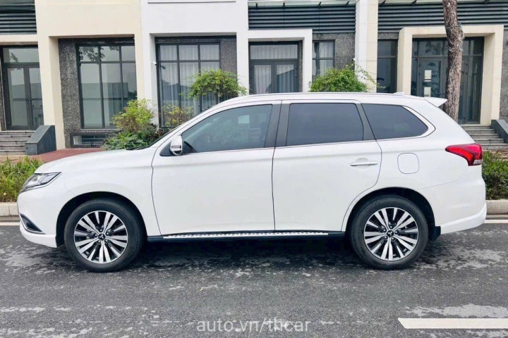 Mitsubishi Outlander 2.0 CVT Standard 2023