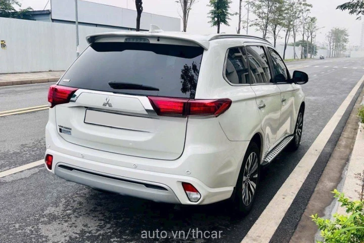 Mitsubishi Outlander 2.0 CVT Standard 2023