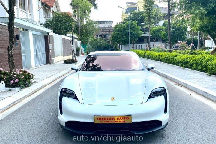 Porsche Taycan 2021