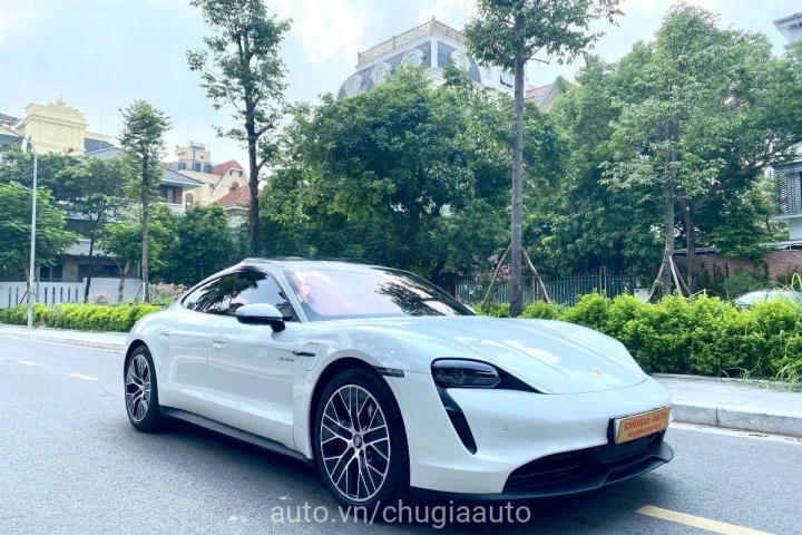 Porsche Taycan 2021