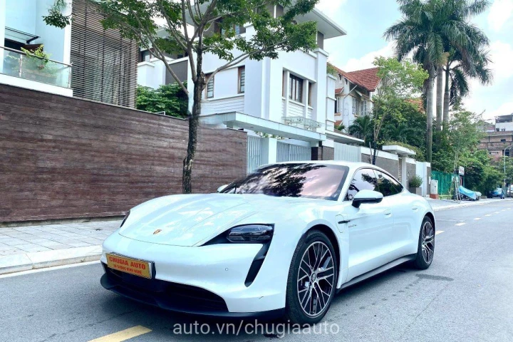 Porsche Taycan 2021
