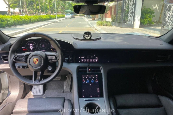 Porsche Taycan 2021