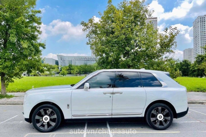 Rolls-Royce Cullinan 2008
