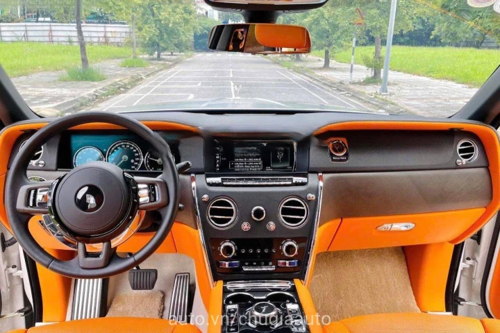 Rolls-Royce Cullinan 2008