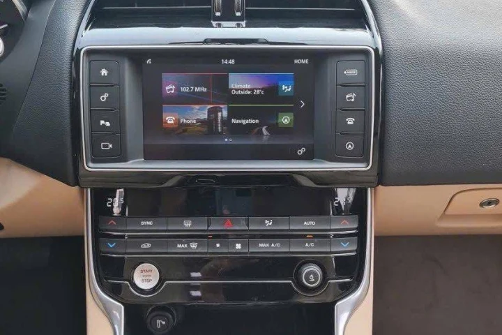 Jaguar XF 2015
