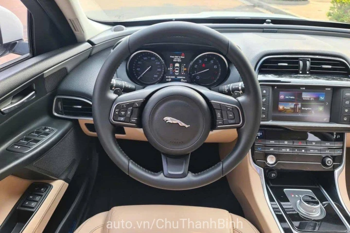 Jaguar XF 2015