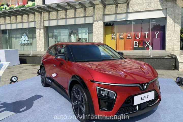 VinFast VF 7 2024