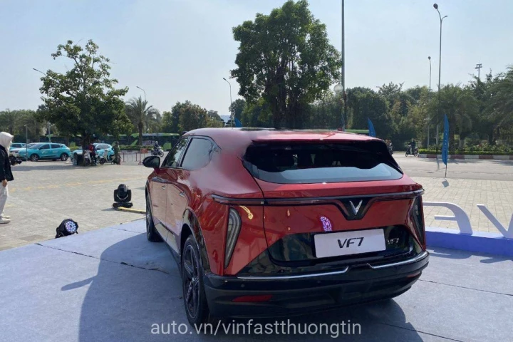 VinFast VF 7 2024