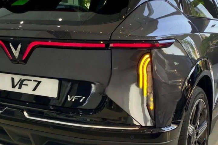 VinFast VF 7 2024