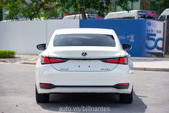 Lexus ES 250 2021