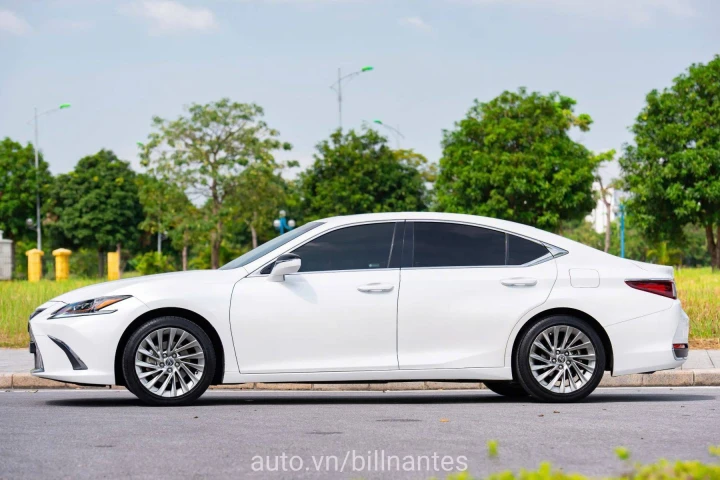 Lexus ES 250 2021