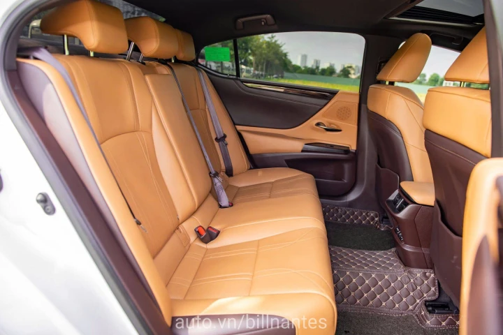 Lexus ES 250 2021