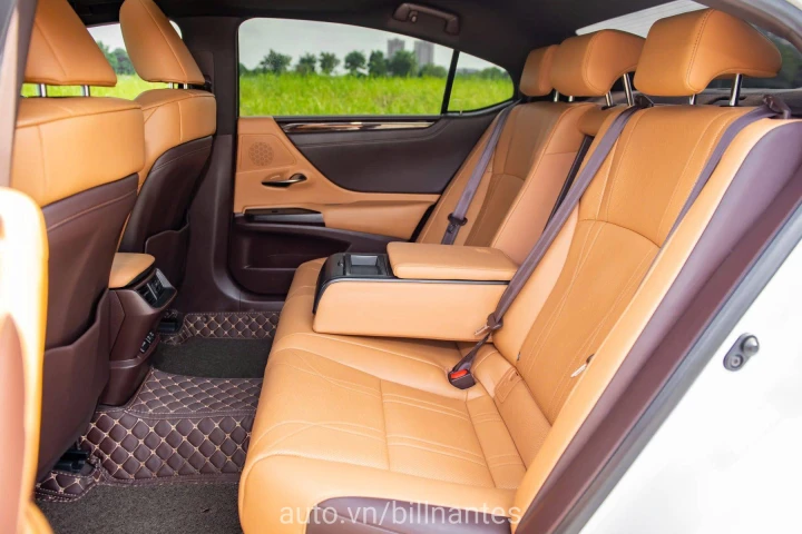 Lexus ES 250 2021