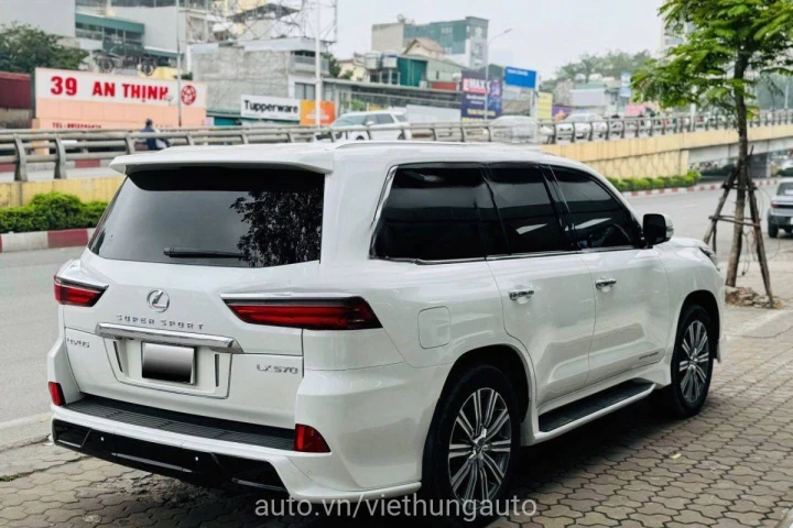 Lexus LX 2016