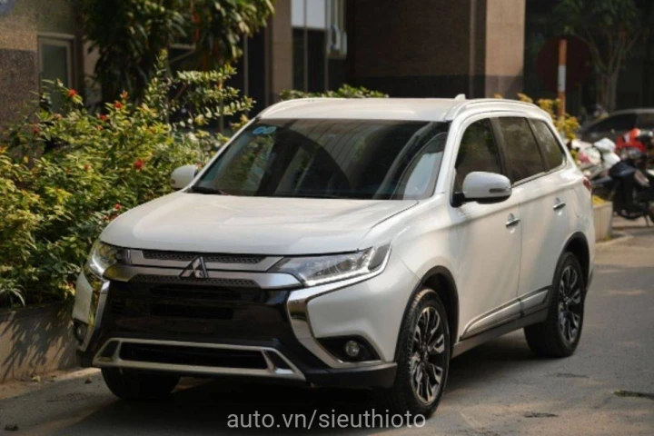 Mitsubishi Outlander 2.0 CVT Standard 2020