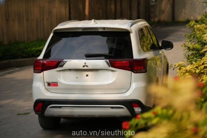 Mitsubishi Outlander 2.0 CVT Standard 2020
