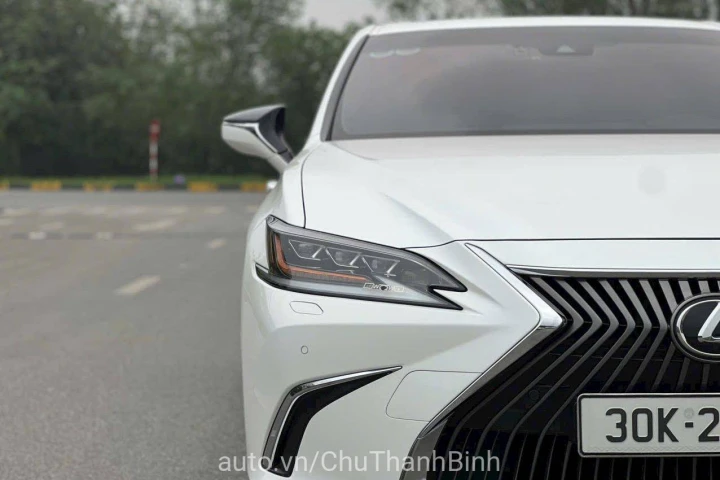 Lexus ES 2021