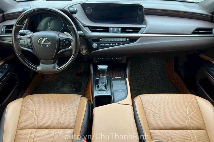 Lexus ES 2021