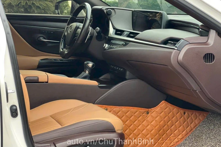 Lexus ES 2021