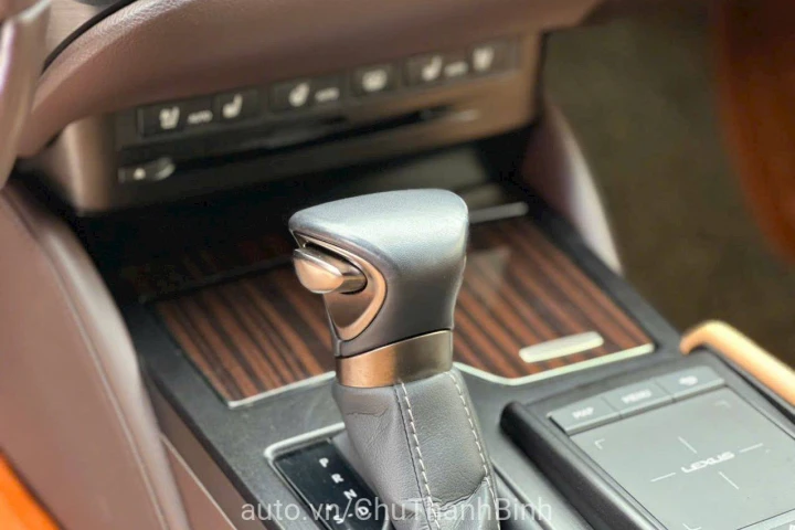 Lexus ES 2021