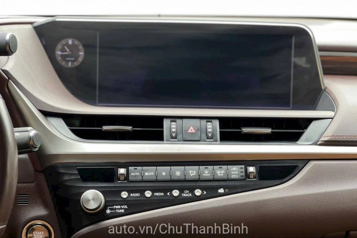 Lexus ES 2021