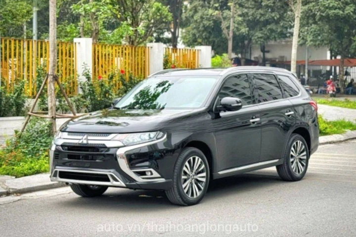 Mitsubishi Outlander 2.0 CVT Premium 2022
