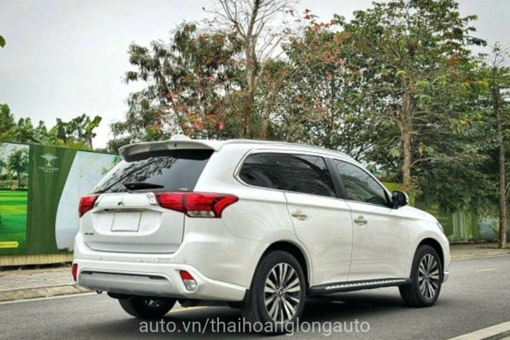 Mitsubishi Outlander 2.0 CVT Standard 2023