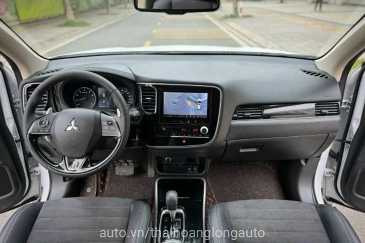 Mitsubishi Outlander 2.0 CVT Standard 2023