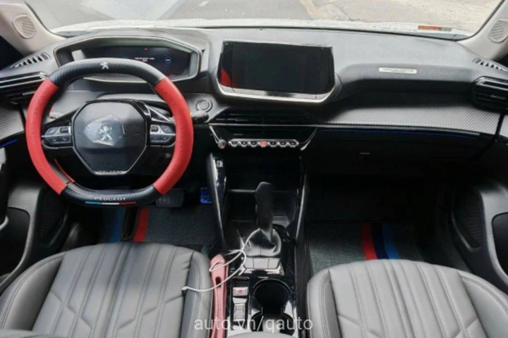 Peugeot 2008 GT Line 2024