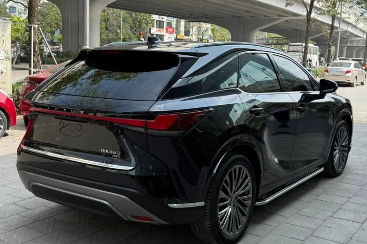Lexus RX 2023