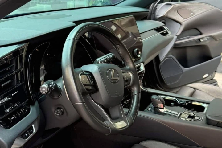 Lexus RX 2023