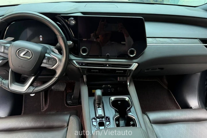 Lexus RX 2023