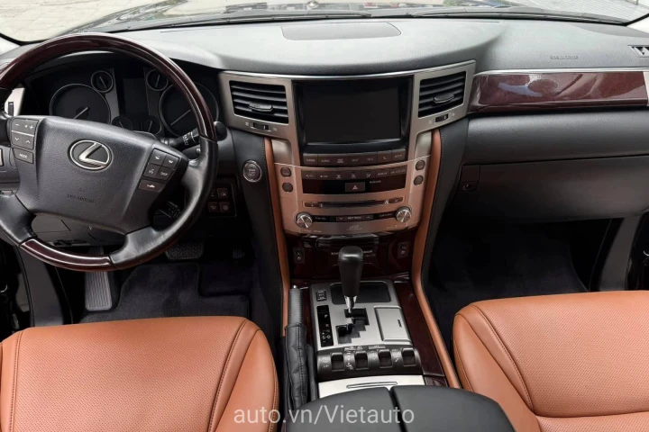 Lexus LX 2014