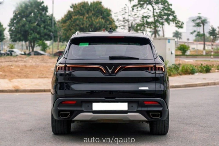 VinFast Lux SA2.0 Base 2022