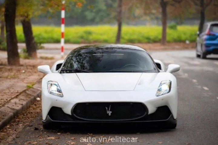 Maserati MC20 2021