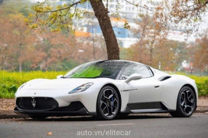Maserati MC20 2021