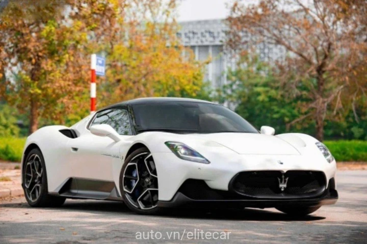 Maserati MC20 2021