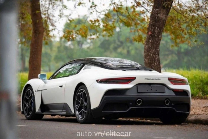 Maserati MC20 2021