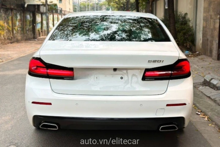 BMW 5 Series Luxury Line 2022