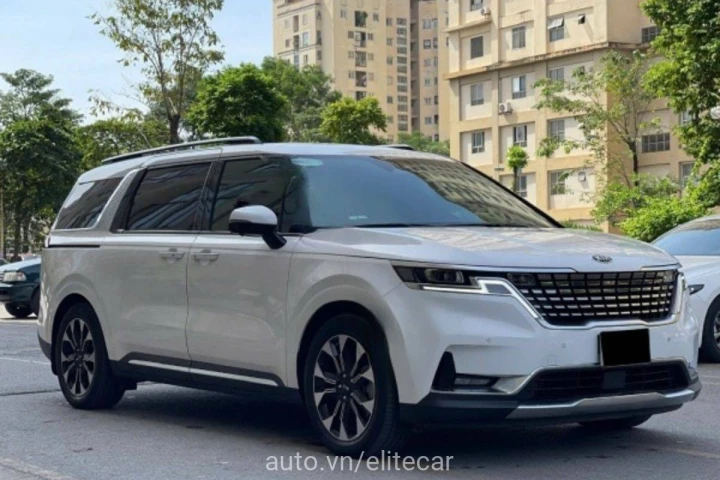 Kia Carnival Signature Xăng 2021