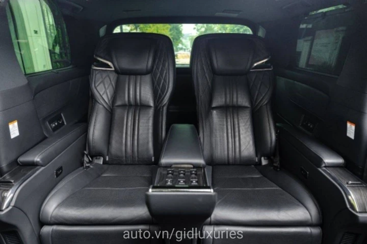 Lexus LM 350 7 Chỗ 2022