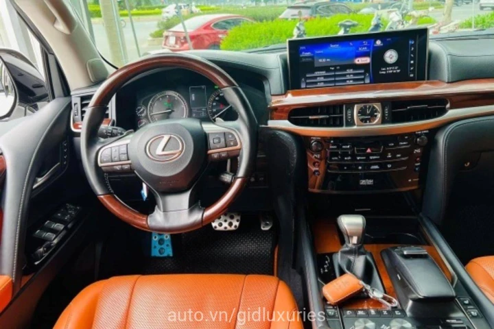 Lexus LX 2018